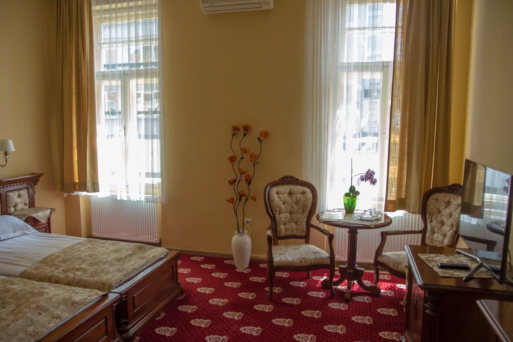 Hotel Astoria ซาตูมาเร ภายนอก รูปภาพ