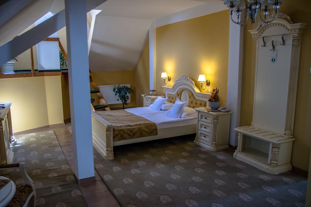 Hotel Astoria ซาตูมาเร ภายนอก รูปภาพ