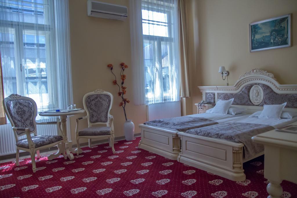 Hotel Astoria ซาตูมาเร ภายนอก รูปภาพ